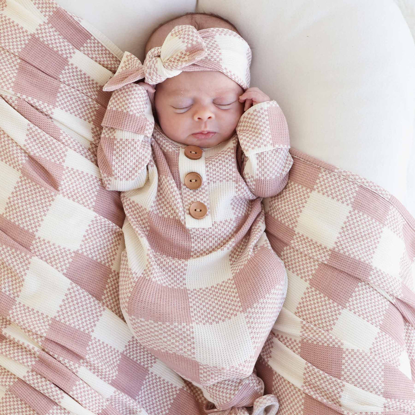 pink checkered knot gown and hat set for babies 