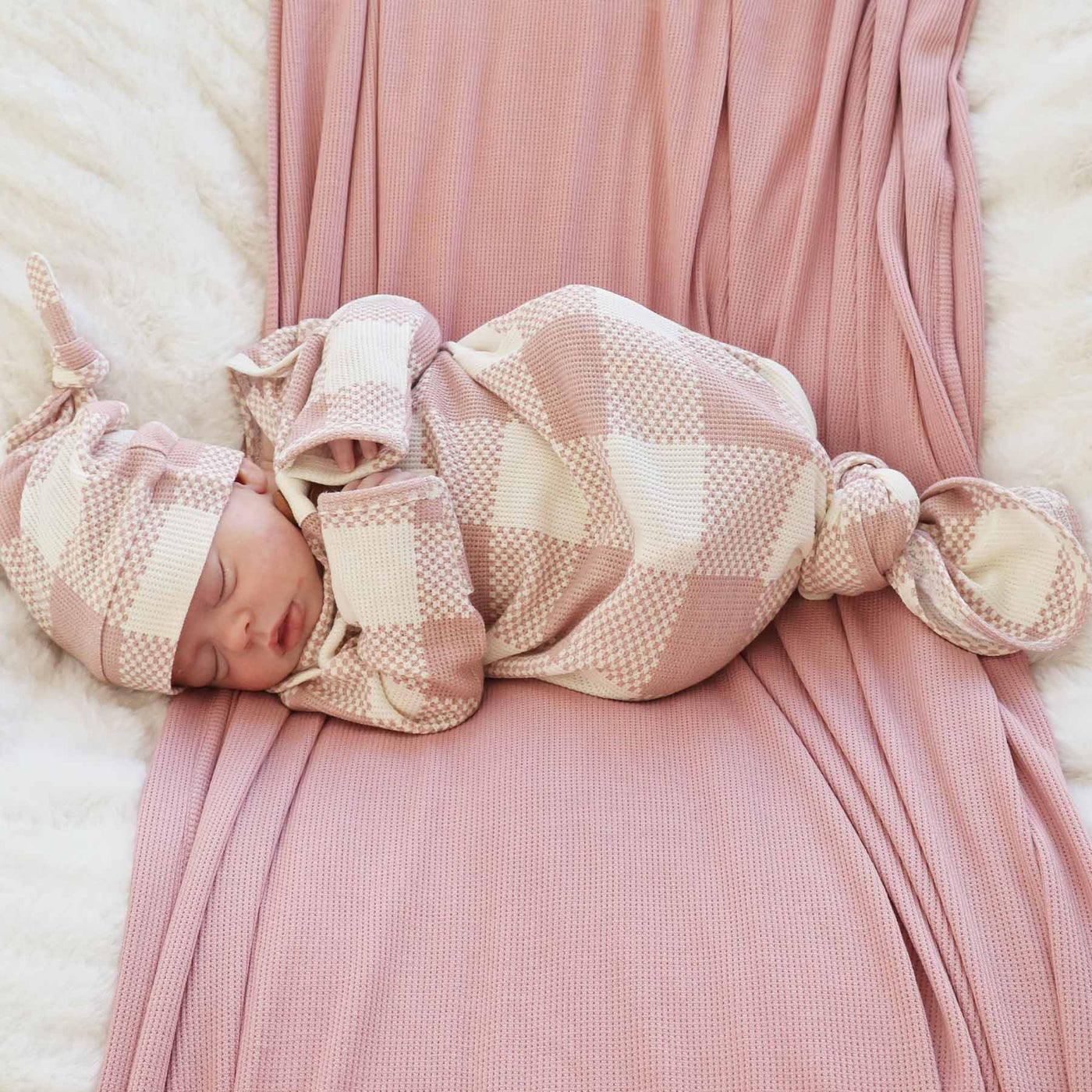 rosy check waffle bamboo knot gown for newborns 