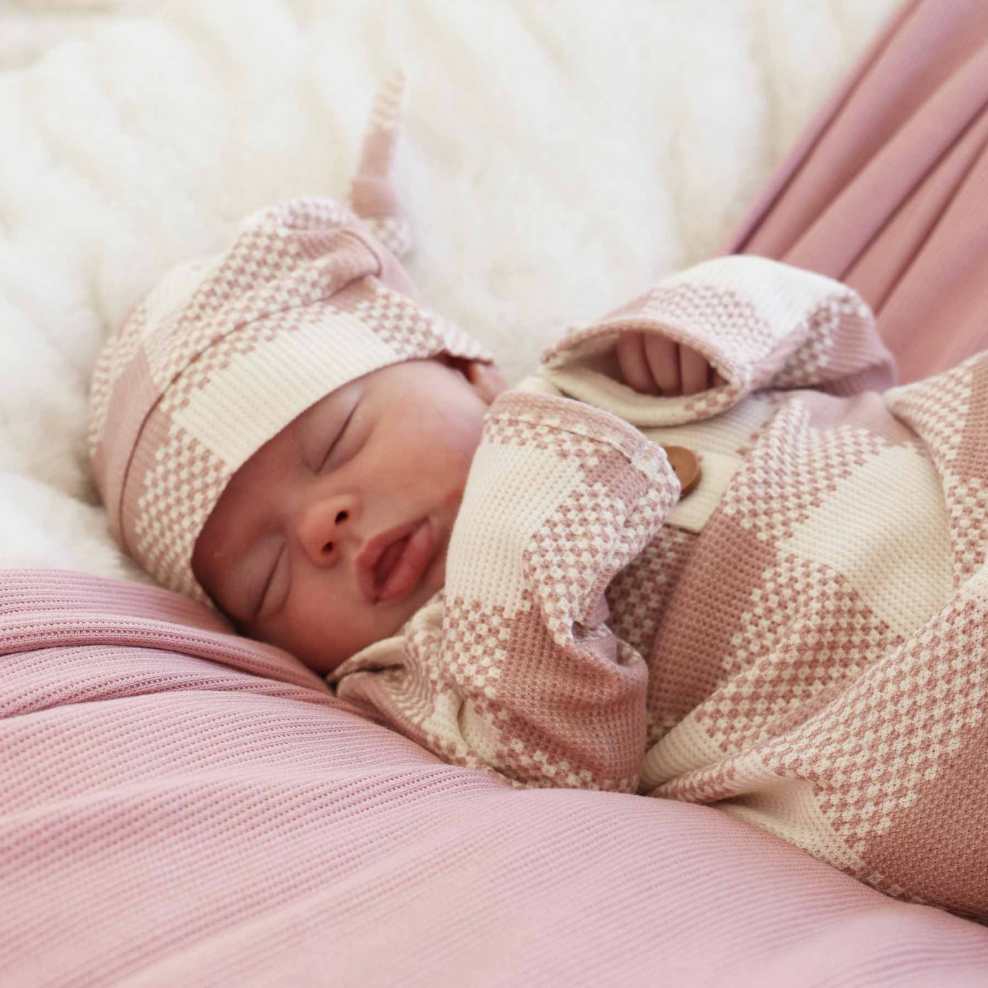 rosy check waffle bamboo newborn knot gown and hat set for girls 