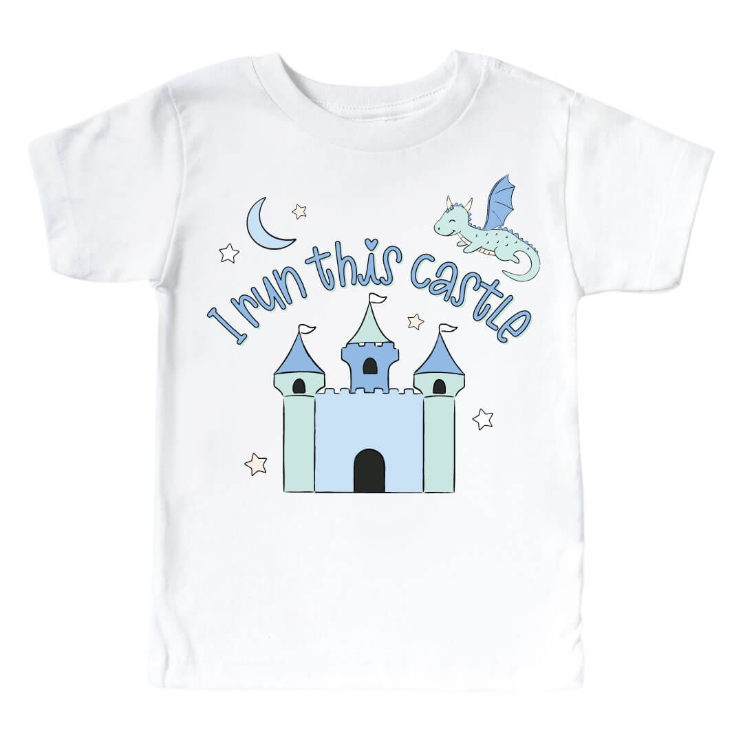 kids graphic tee that says i run this castle