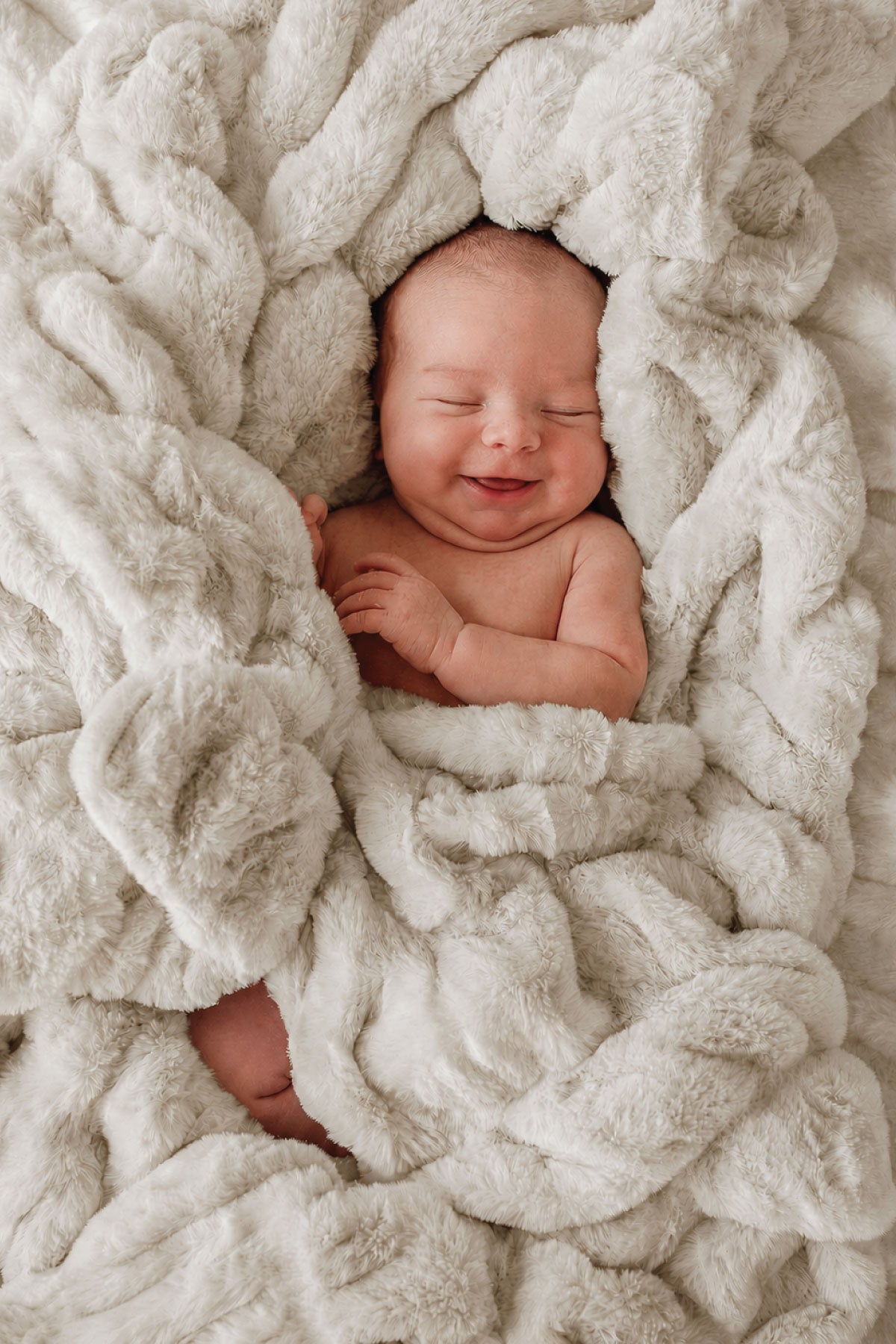 Double-Ruched Faux Fur Blanket | Sand