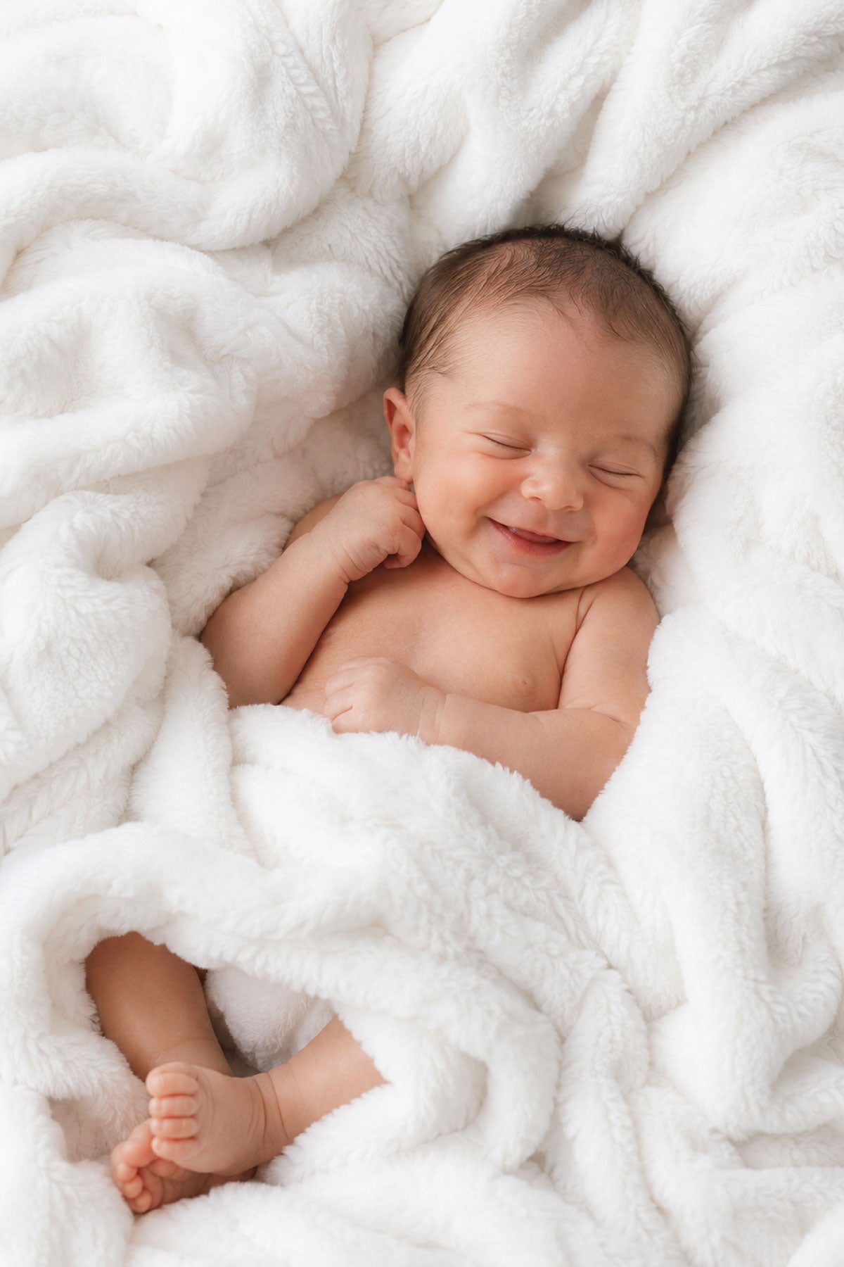 Double-Ruched Faux Fur Blanket | Winter White