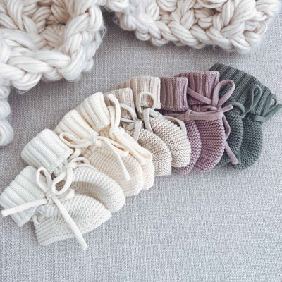knit baby booties 