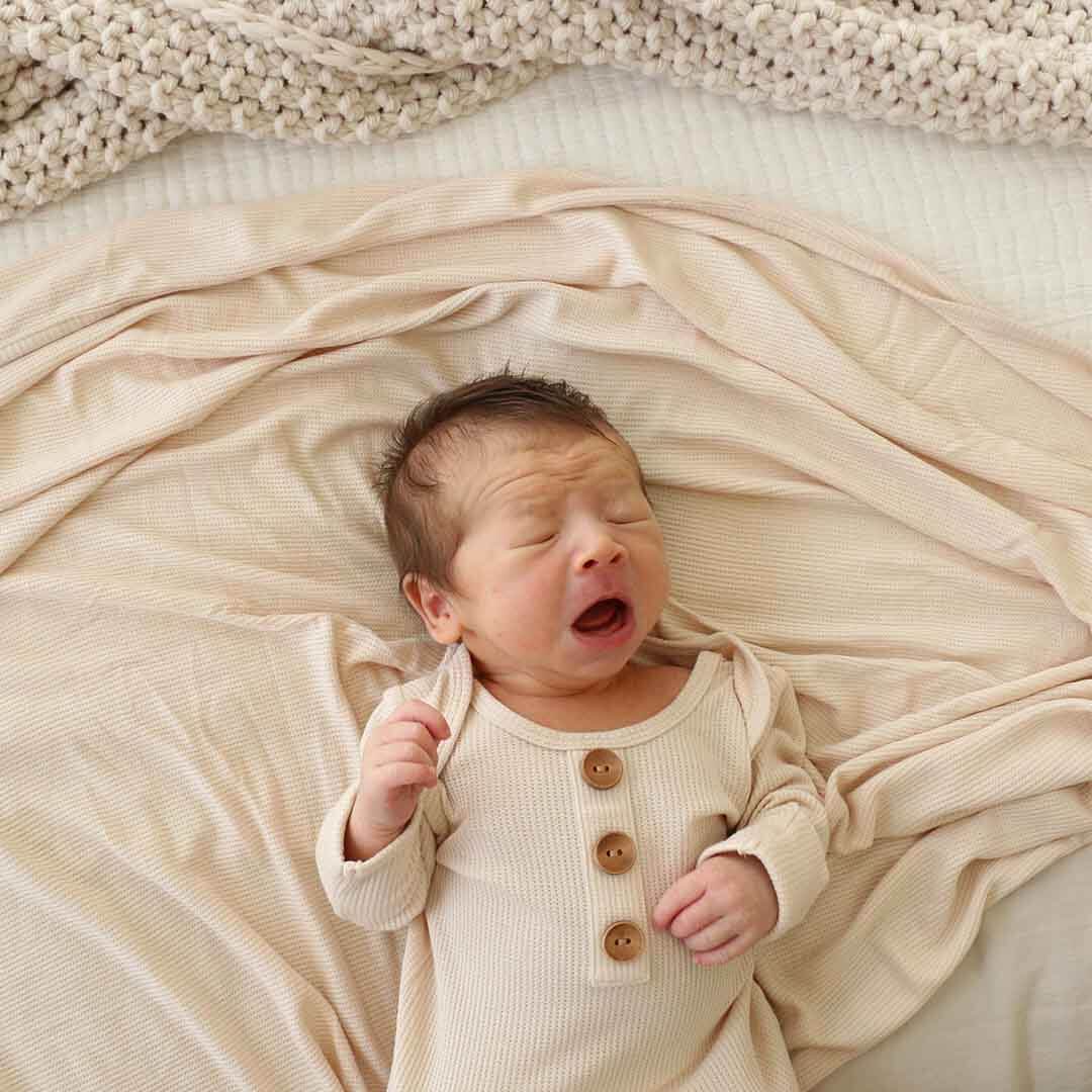 Oatmeal Bamboo Waffle Newborn Baby Knot Gown & Hat Set | Caden Lane