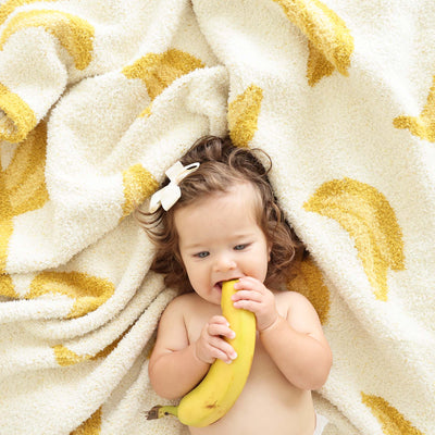 luxe cloud blanket with bananas for babies