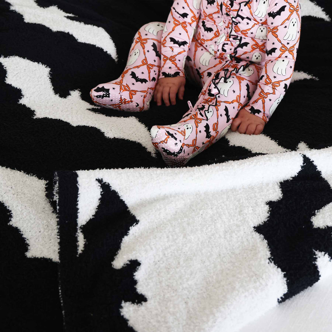 caden lane reversible black cuddlelane blanket 