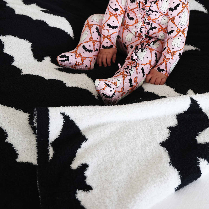 caden lane reversible black cuddlelane blanket 