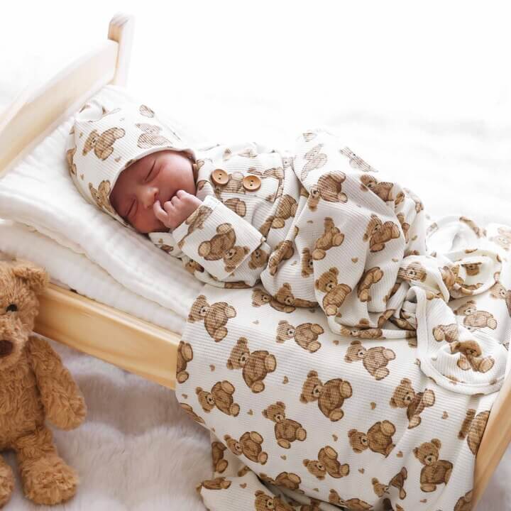 Beary Sweet Bamboo Waffle Newborn Baby Knot Gown & Hat Set