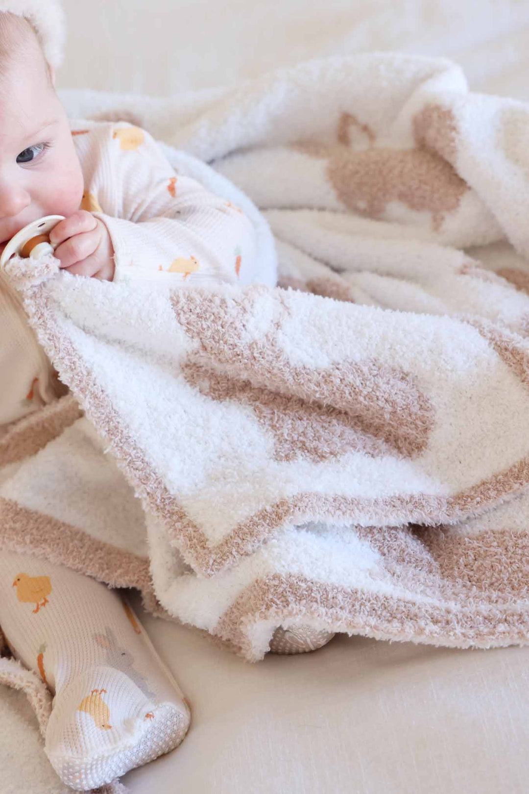 beige and white bunny cuddlelane lovey for babies 