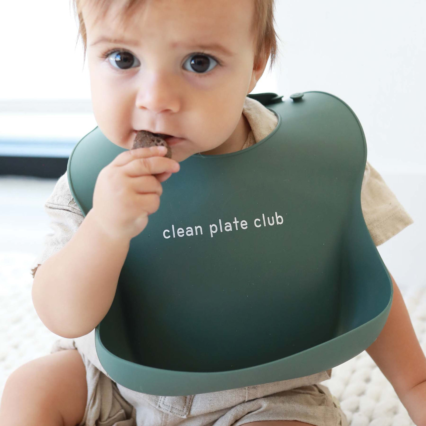 clean plate club green silicone bib 