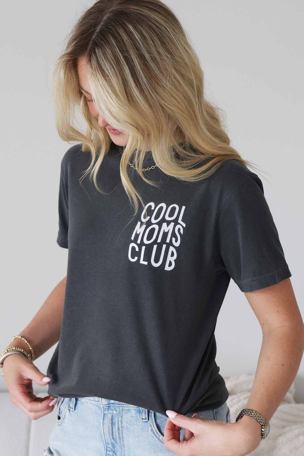 cool mom club tee