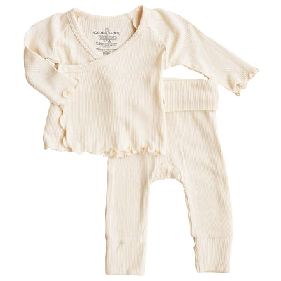 neutral newborn outfit for girls 