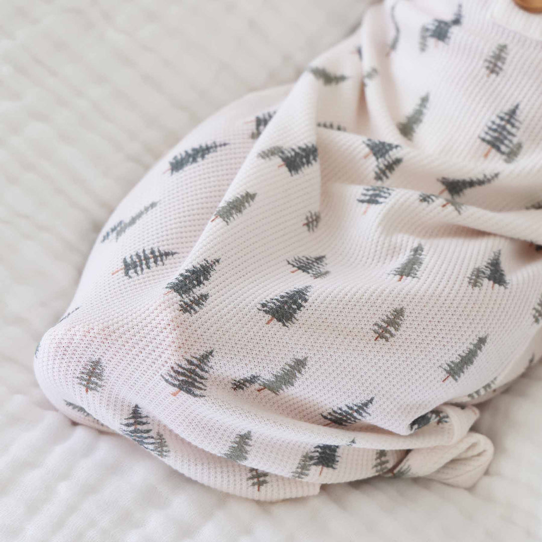 pine tree bamboo waffle knot gown and hat set for newborn babies 