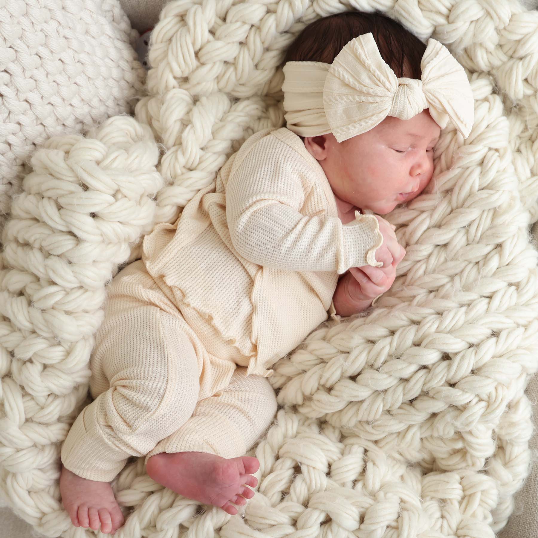 Large Soft Cable Knit Bow | Caden Lane
