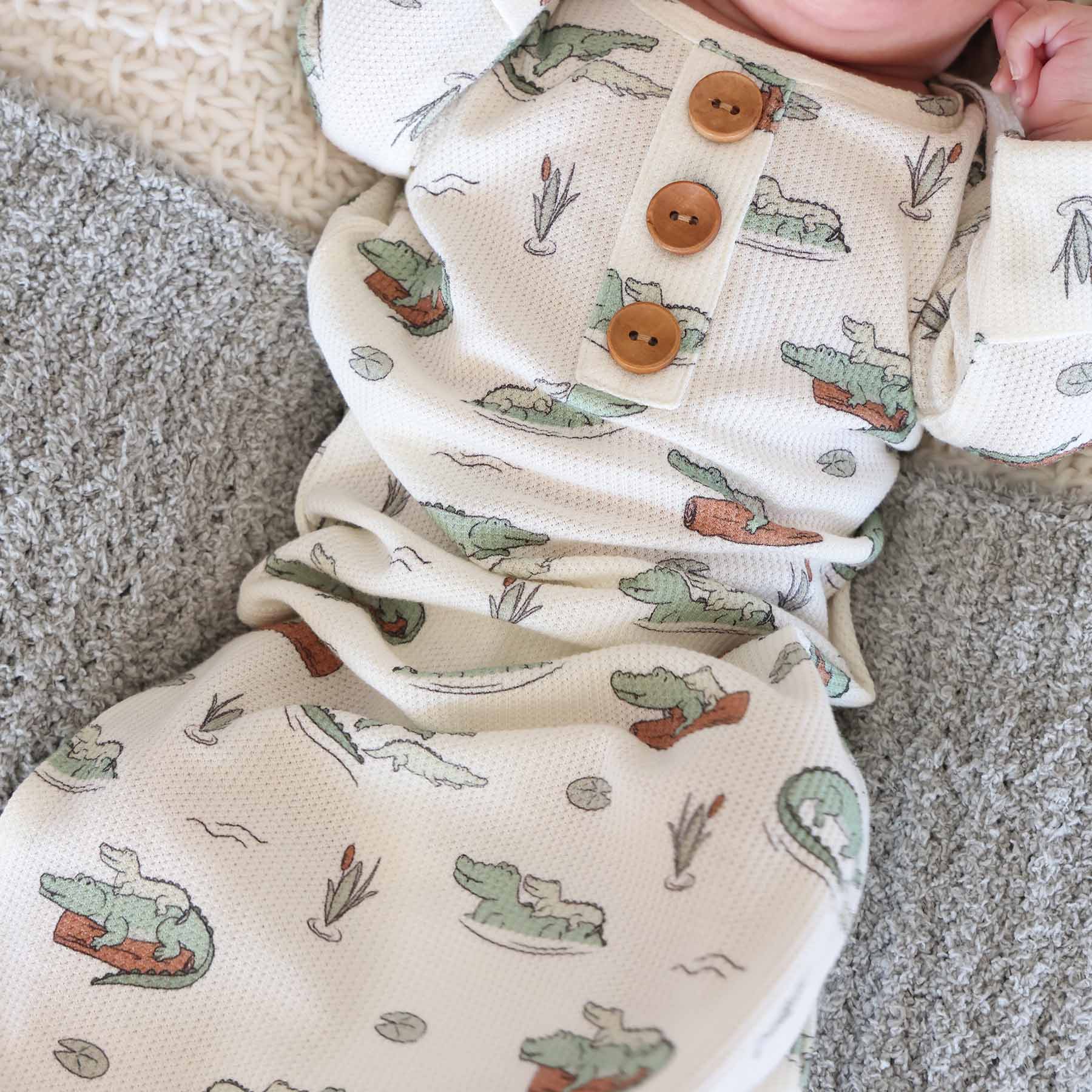 Later Gator Bamboo Waffle Newborn Baby Knot Gown & Hat Set