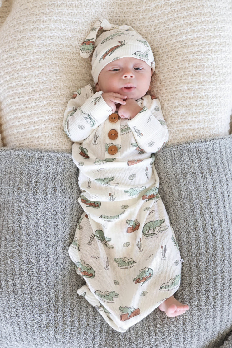 Later Gator Bamboo Waffle Newborn Baby Knot Gown & Hat Set