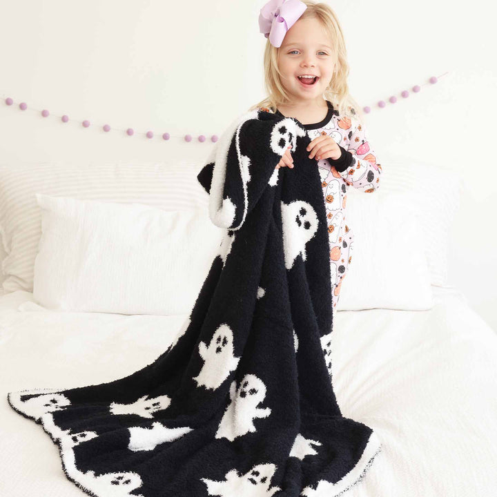 kids halloween blanket black and white with ghosts 