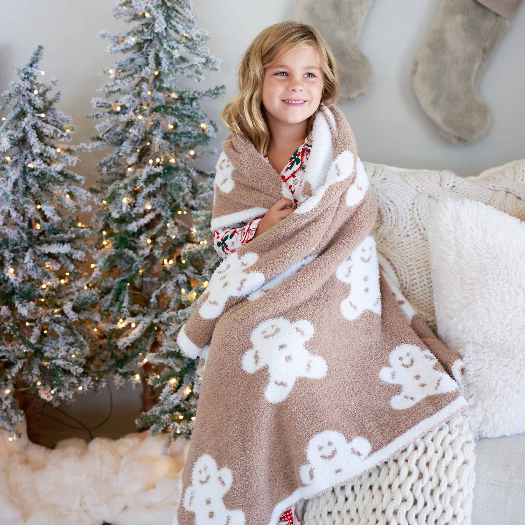 CuddleLane™ Luxe Blankets | Gingerbread
