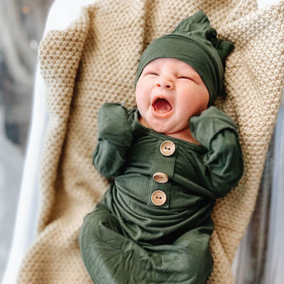 green newborn knot gown and hat 