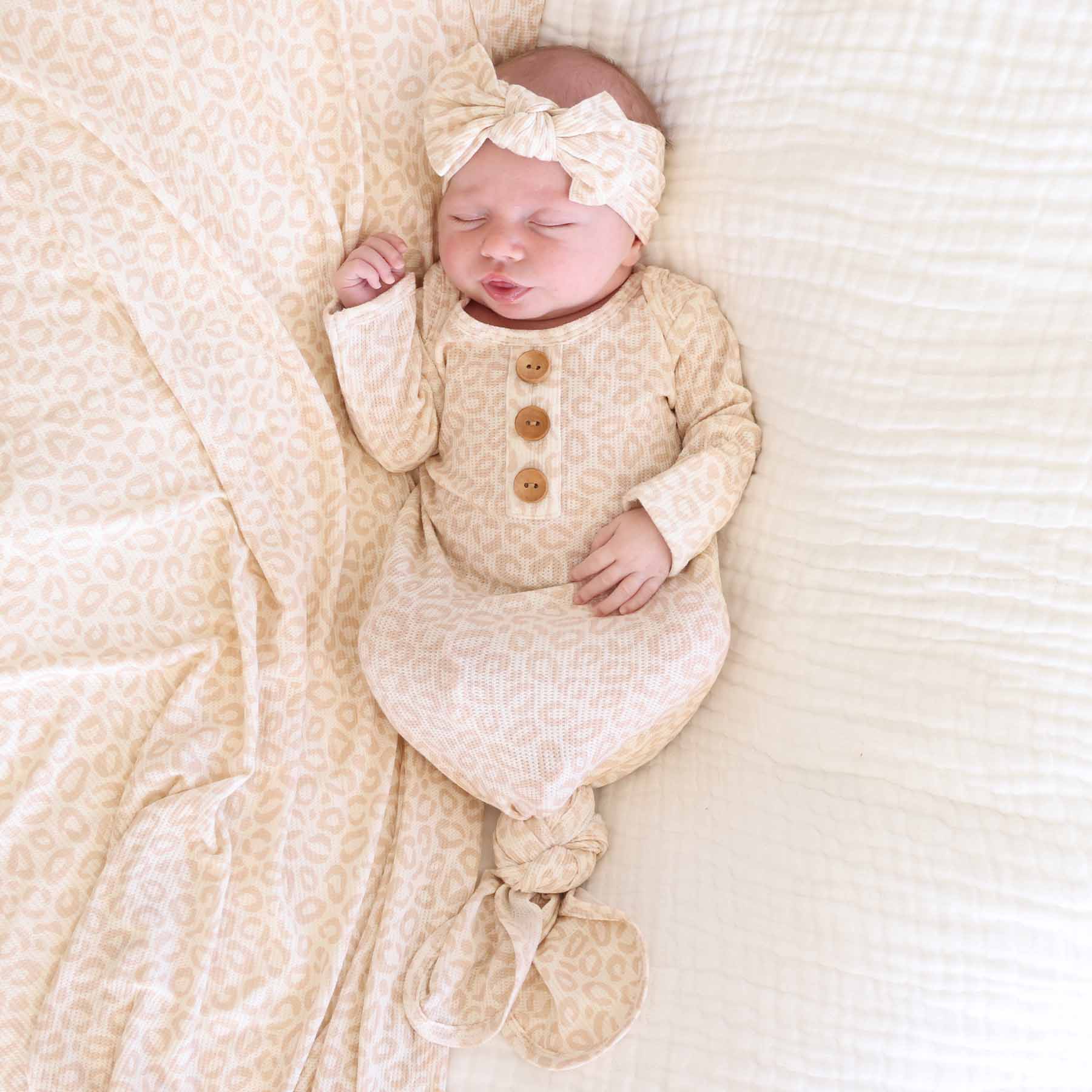 Lovely Leopard Bamboo Waffle Newborn Baby Knot Gown & Hat Set