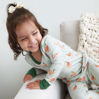 green two piece pajama set for kids with ducks 