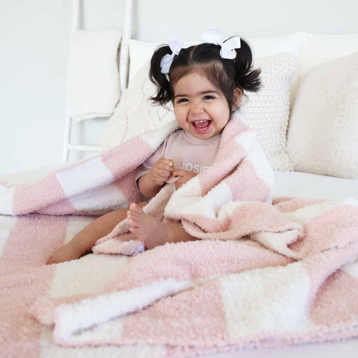 pink and white plush microfiber blanket for babies, toddlers and kids 