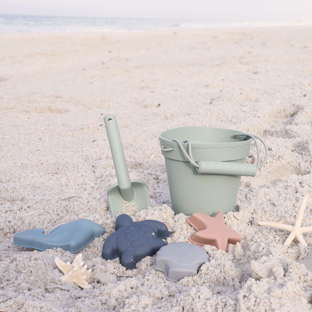 silicone beach bucket with sand molds green