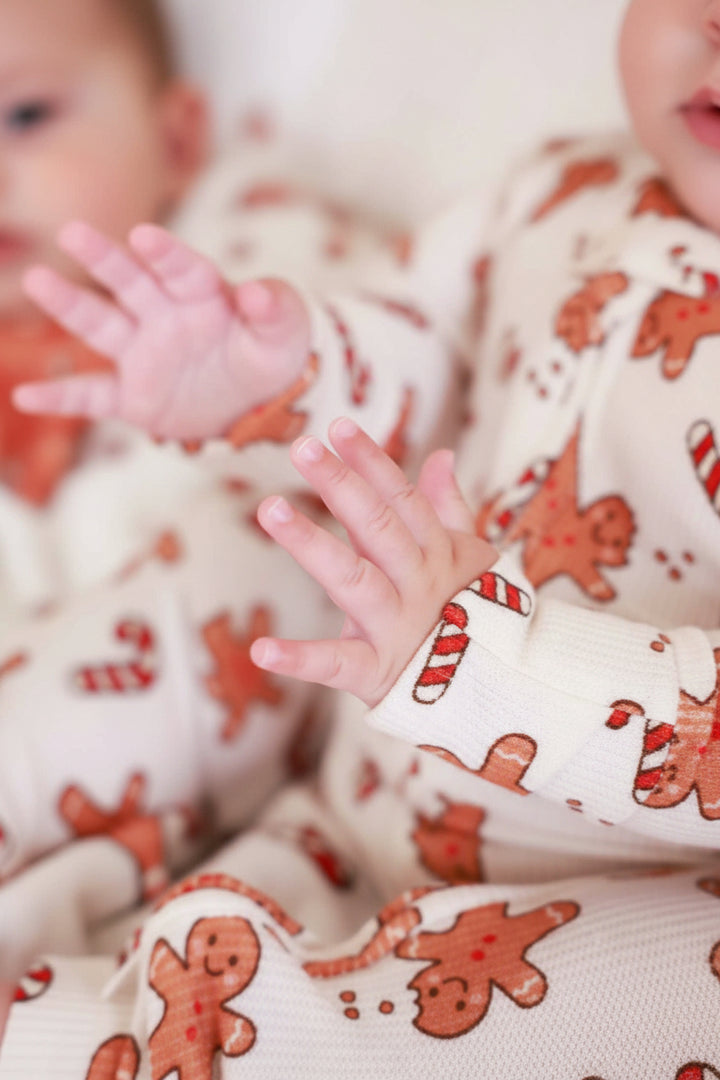 christmas gingerbread man and candy cane convertible zip romper pajama for babies and toddlers 