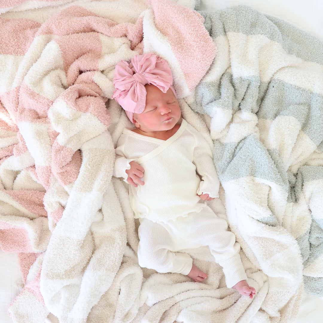 cuddlelane luxe stripe blanket group