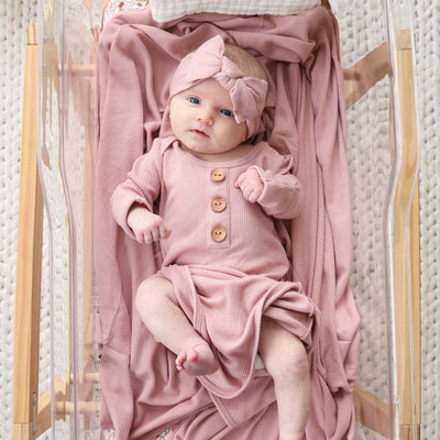 Vintage Rose Waffle Bamboo Newborn Baby Knot Gown & Hat Set | Caden Lane
